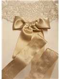 Rosettsbroderi för dop beige ton