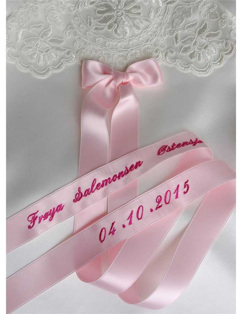 Doprosettsbroderi med rosa look