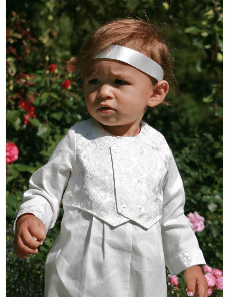 Grace-Philip i off white brokad kostym
