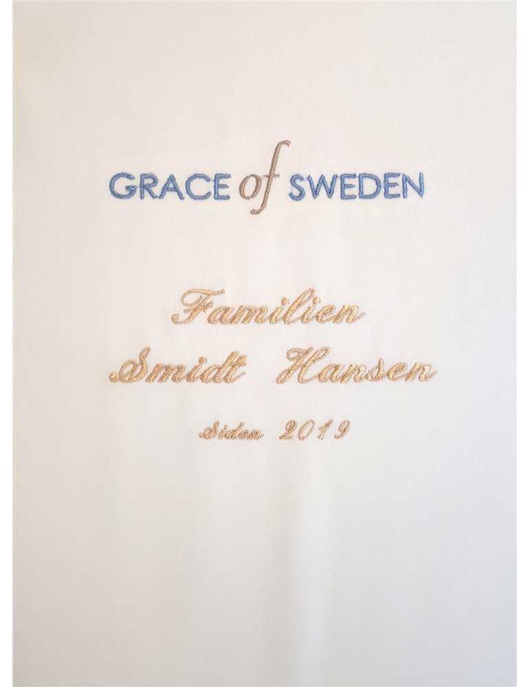 Förvaringsgarderob med namnbroderi