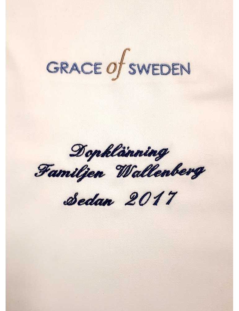 Förvaringsgarderob med namnbroderi