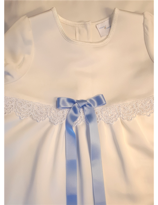 Dåbskjole Grace-Princess med blå sløjfe og kort ærme