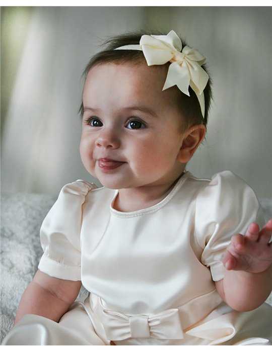 exklusiv duchess dopklänning till baby