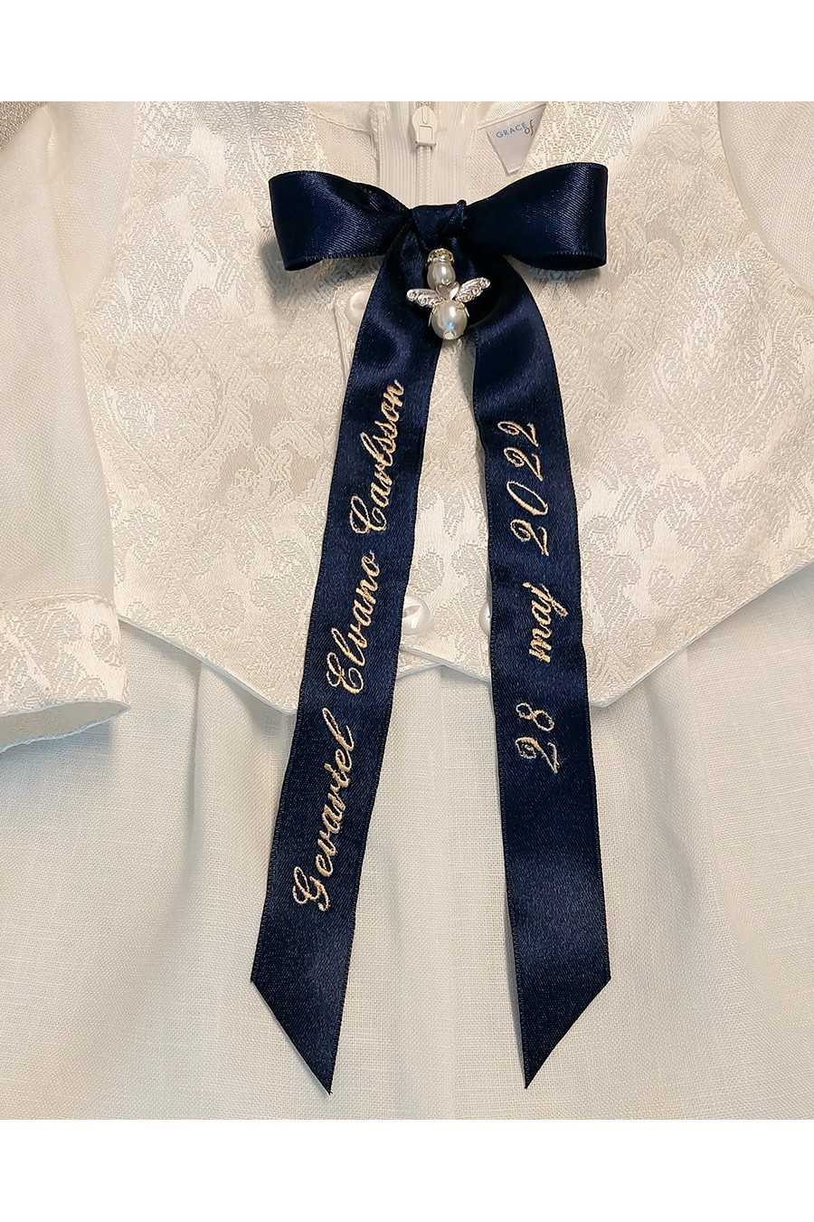 Syskonbroderi / broderi av gammal klänning