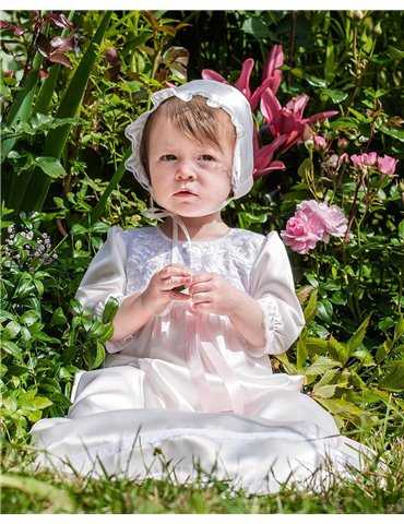 Dopklänning till vår kusin Ingrid