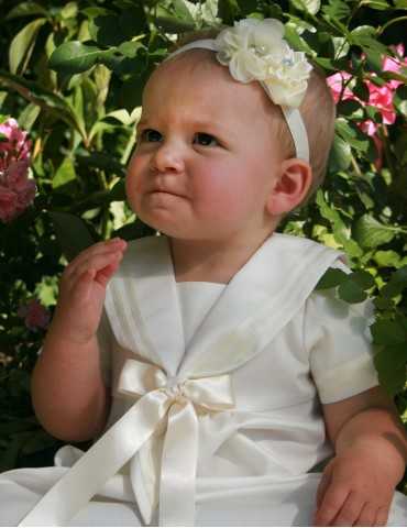 Off White diadem med blommor och en ros