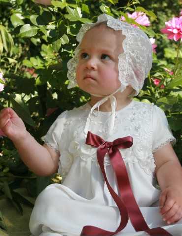 Dopklänning - Alicia med vita blommor