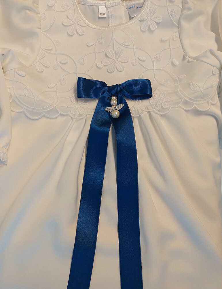 spetsdopklänning med blommönster