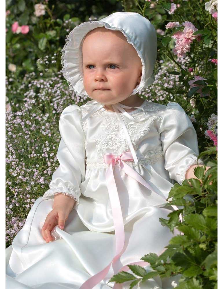 Dopklänning Grace-Alva i off white och i vitt